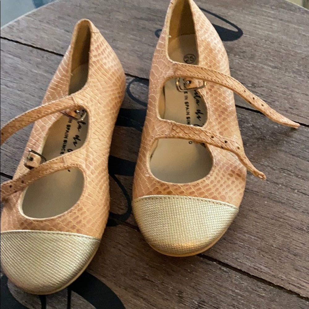 Mannuela de Juan shoes (Spain size 25)